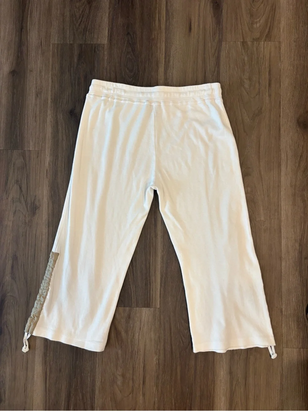 BCBG Cream Cropped Lounge Pants with Side Quilting
